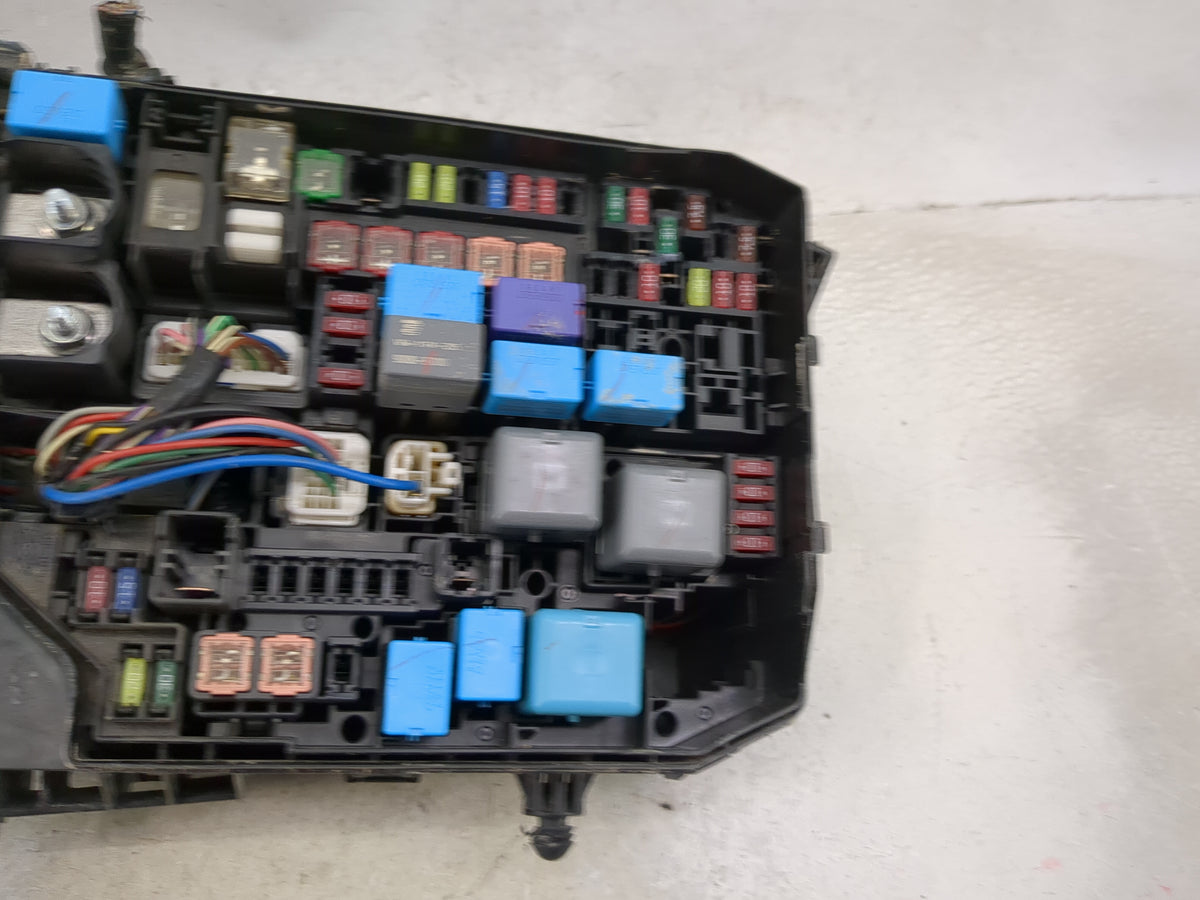2014-2019 Toyota Corolla Fusebox Fuse Box Panel Relay Module P/N:82662-0266 Fits Fits 2014 2015 2016 2017 2018 2019 OEM Used