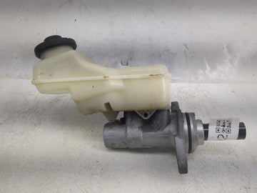 2014-2019 Toyota Corolla Brake Master Cylinder 1498092 - Oemusedautoparts1.com