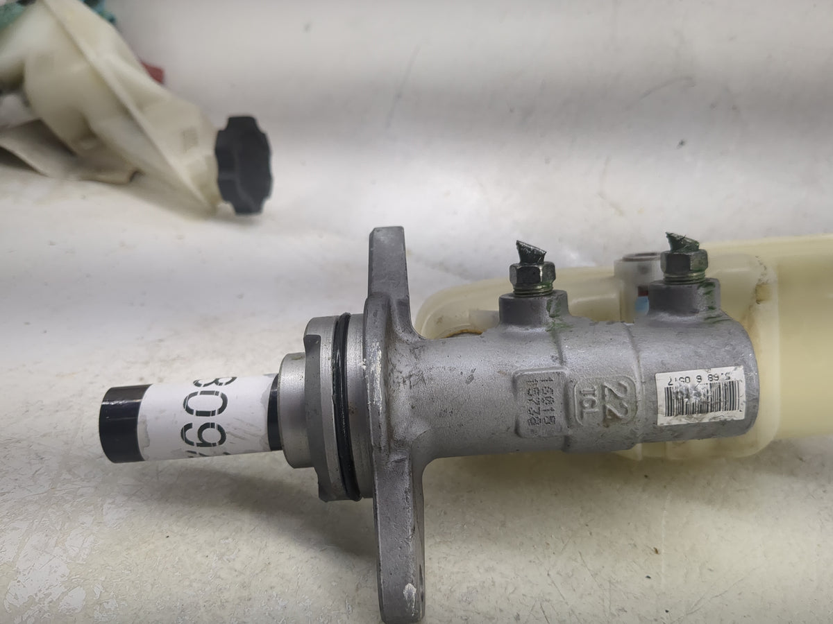 2014-2019 Toyota Corolla Brake Master Cylinder 1498092 - Oemusedautoparts1.com