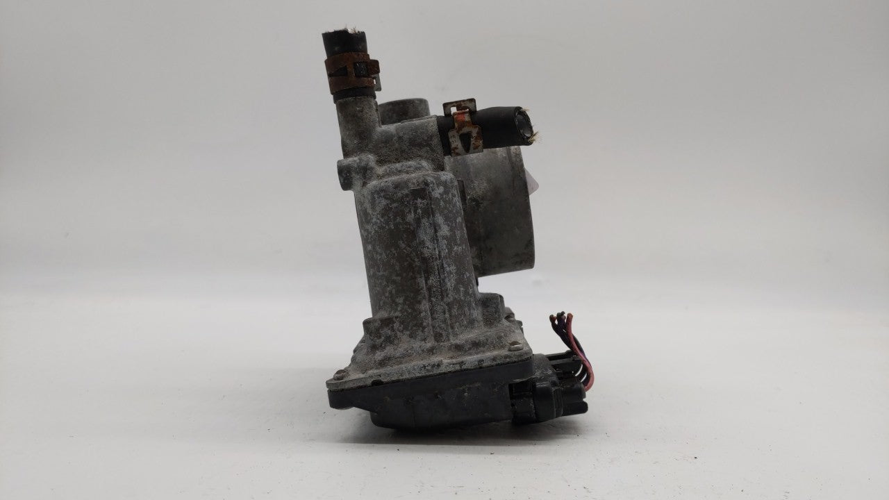 2011-2018 Toyota Corolla Throttle Body P/N:22030-0T080 Fits Fits 2011 2012 2013 2014 2015 2016 2017 2018 OEM Used Auto Parts