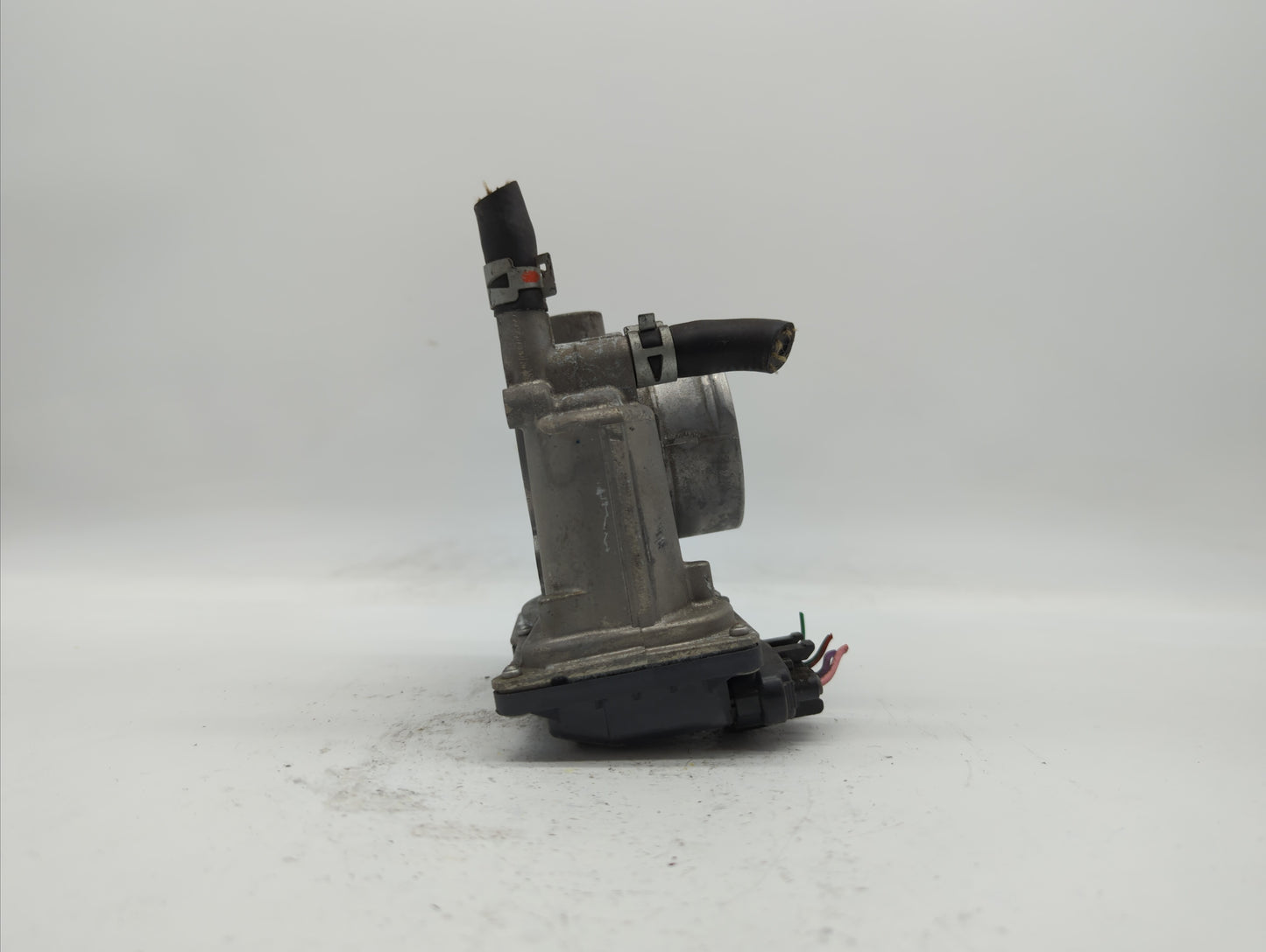 2011-2018 Toyota Corolla Throttle Body P/N:22030-0T080 Fits Fits 2011 2012 2013 2014 2015 2016 2017 2018 OEM Used Auto Parts