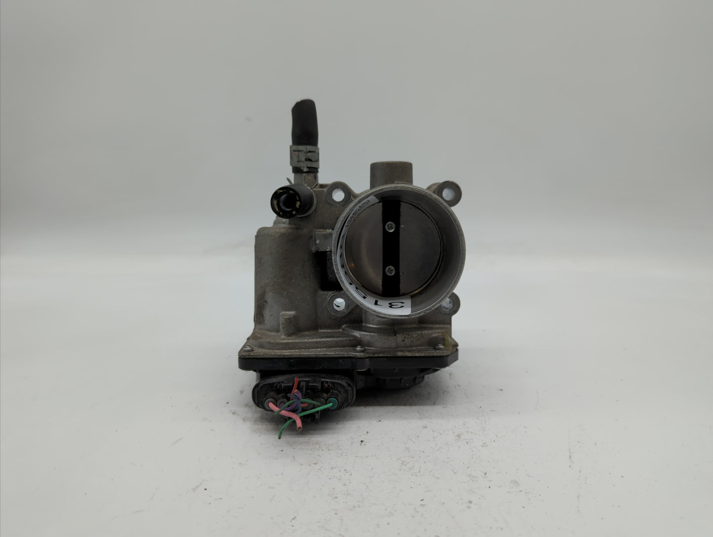 2011-2018 Toyota Corolla Throttle Body P/N:22030-0T080 Fits Fits 2011 2012 2013 2014 2015 2016 2017 2018 OEM Used Auto Parts