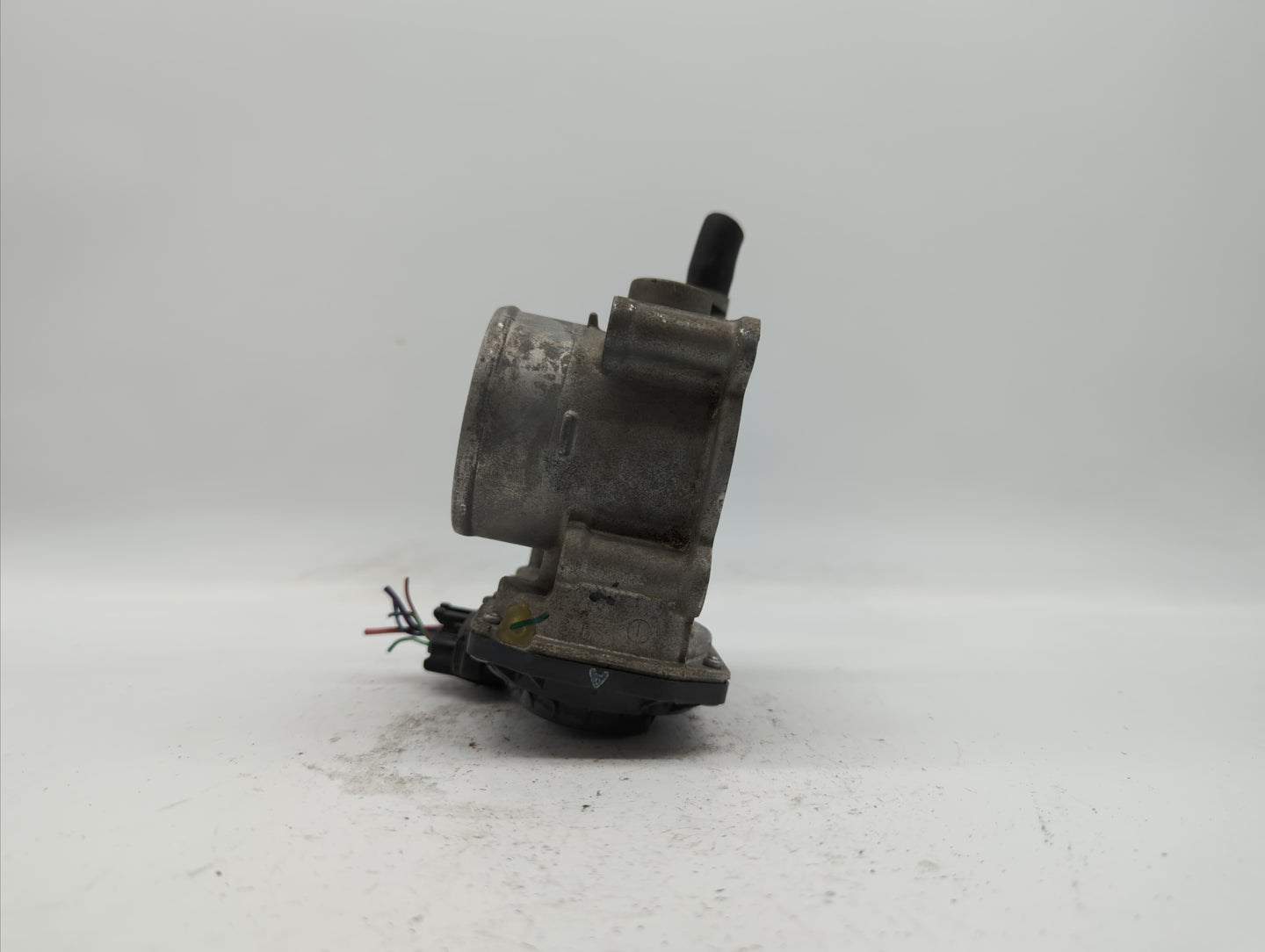 2011-2018 Toyota Corolla Throttle Body P/N:22030-0T080 Fits Fits 2011 2012 2013 2014 2015 2016 2017 2018 OEM Used Auto Parts