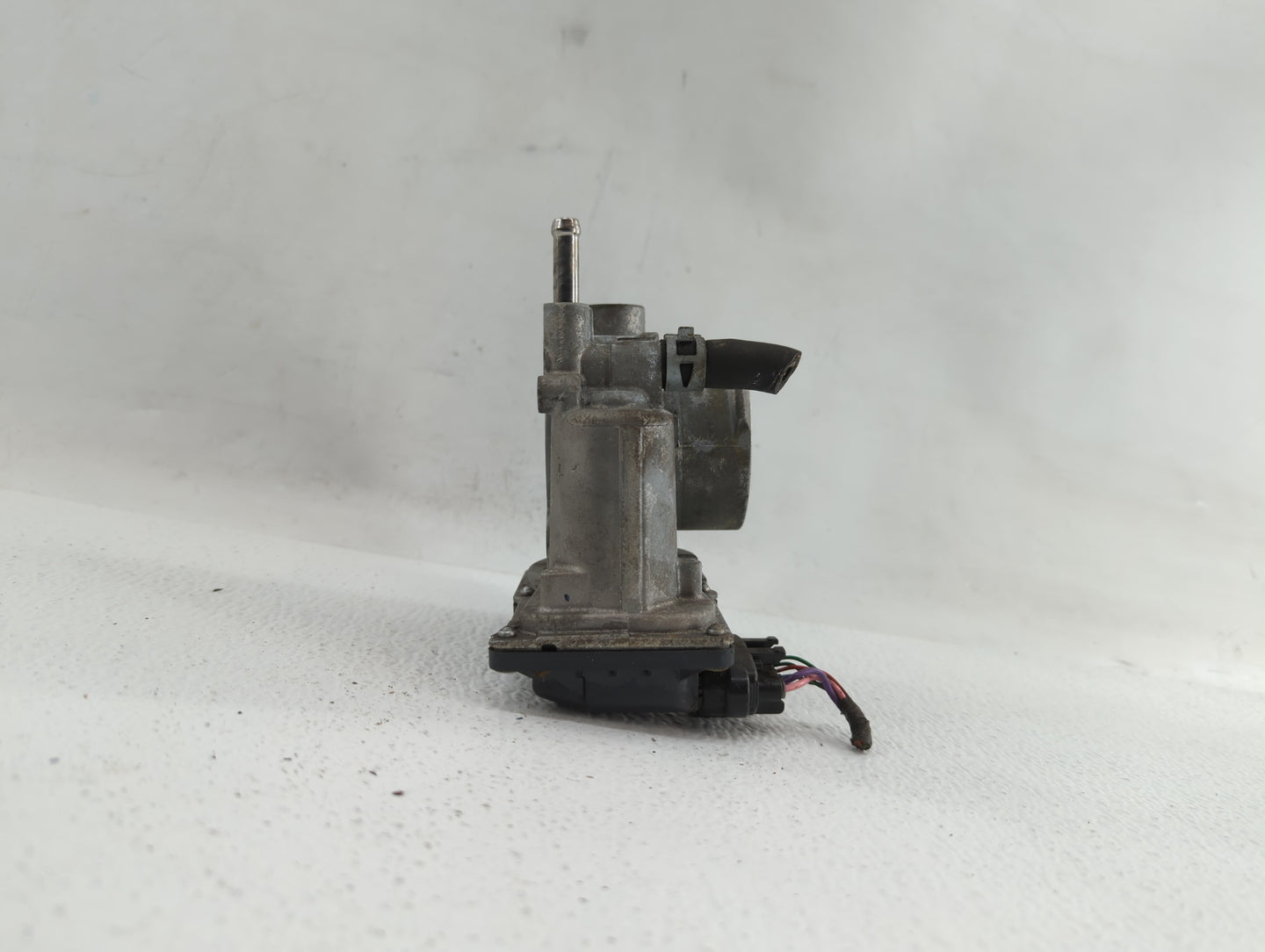 2011-2018 Toyota Corolla Throttle Body P/N:22030-0T080 Fits Fits 2011 2012 2013 2014 2015 2016 2017 2018 OEM Used Auto Parts