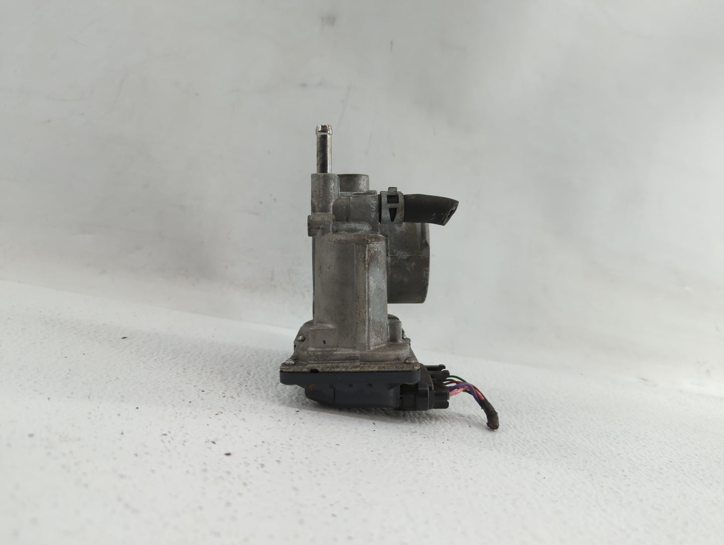 2011-2018 Toyota Corolla Throttle Body P/N:22030-0T080 Fits Fits 2011 2012 2013 2014 2015 2016 2017 2018 OEM Used Auto Parts