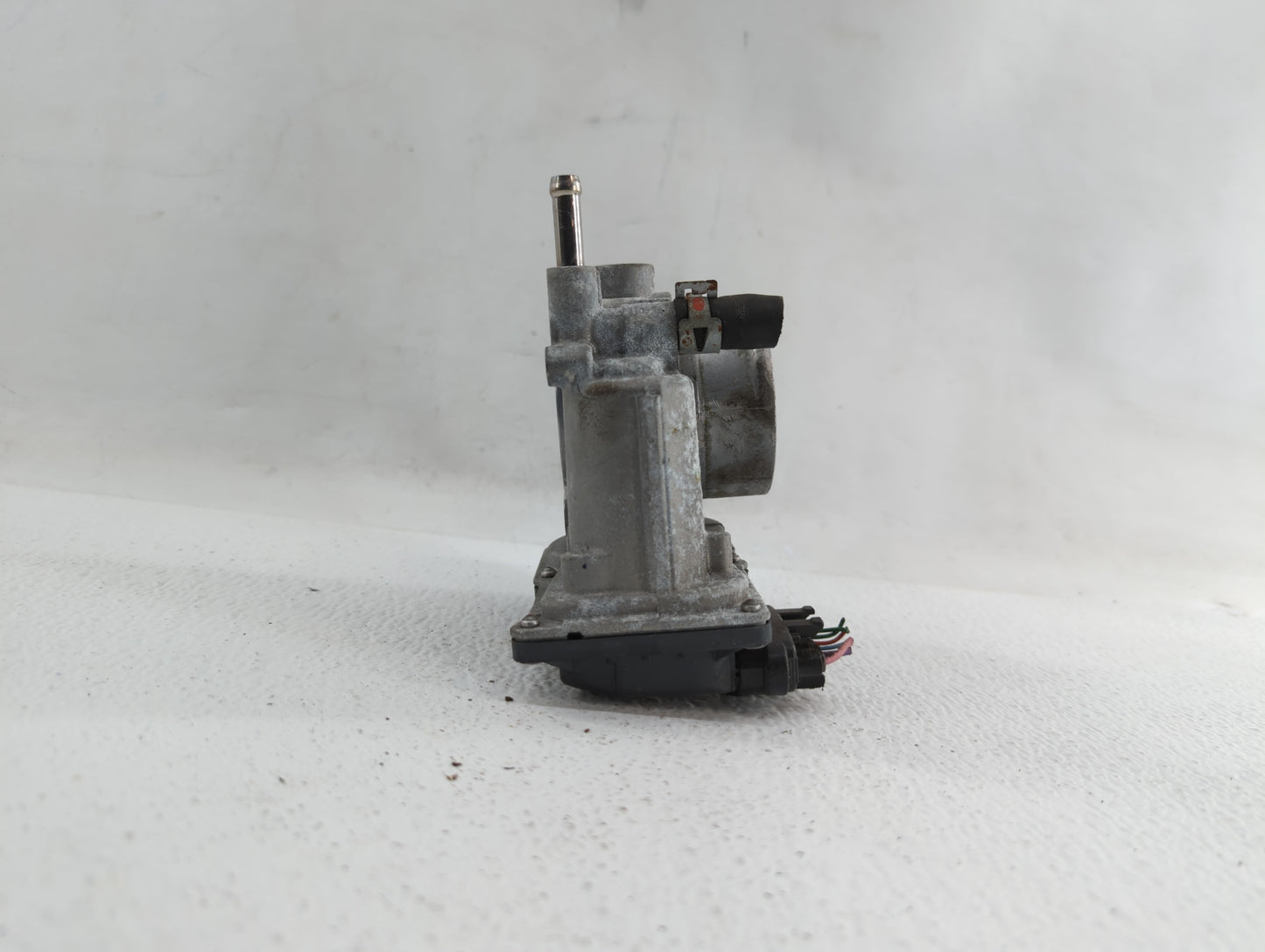 2011-2018 Toyota Corolla Throttle Body P/N:22030-0T080 Fits Fits 2011 2012 2013 2014 2015 2016 2017 2018 OEM Used Auto Parts