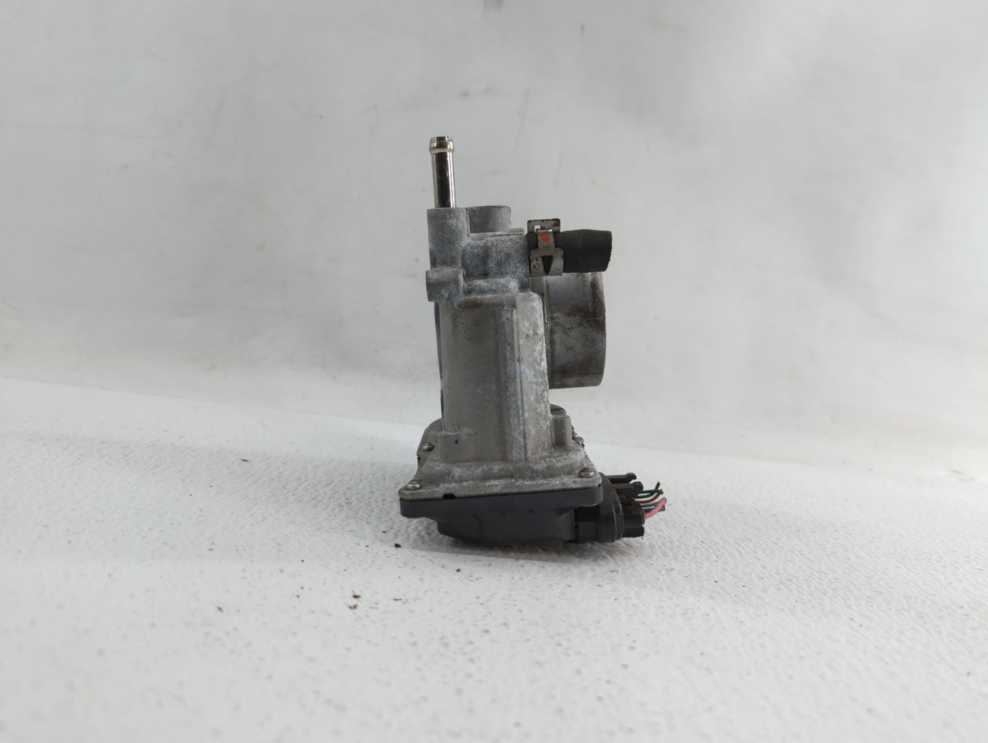 2011-2018 Toyota Corolla Throttle Body P/N:22030-0T080 Fits Fits 2011 2012 2013 2014 2015 2016 2017 2018 OEM Used Auto Parts