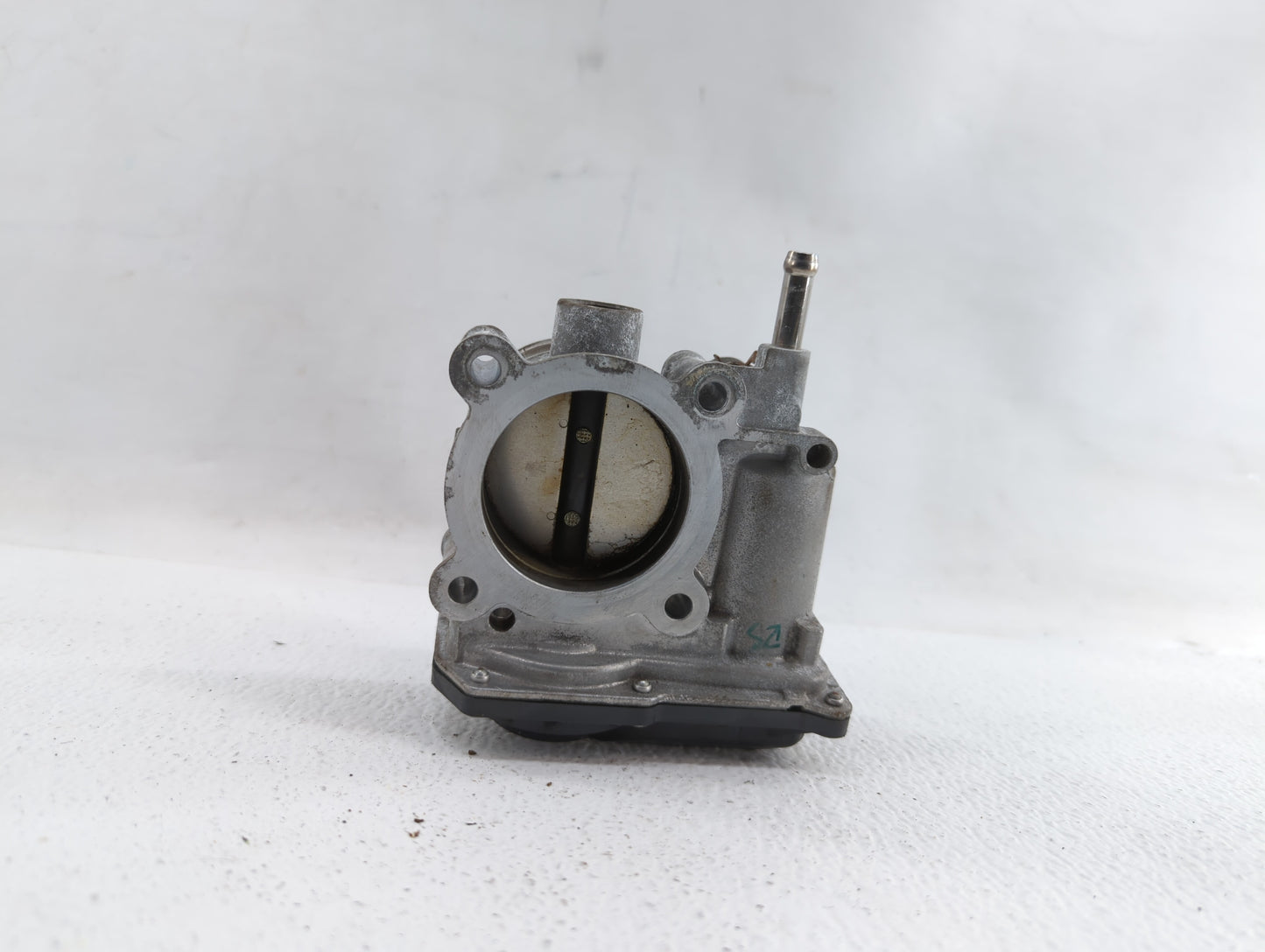 2011-2018 Toyota Corolla Throttle Body P/N:22030-0T080 Fits Fits 2011 2012 2013 2014 2015 2016 2017 2018 OEM Used Auto Parts