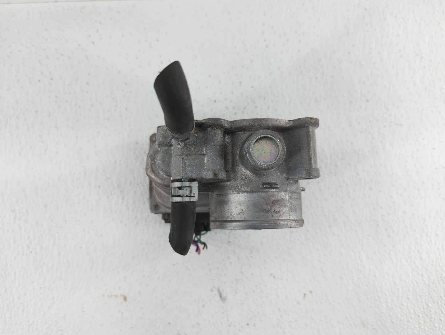 2011-2018 Toyota Corolla Throttle Body P/N:22030-0T080 Fits Fits 2011 2012 2013 2014 2015 2016 2017 2018 OEM Used Auto Parts