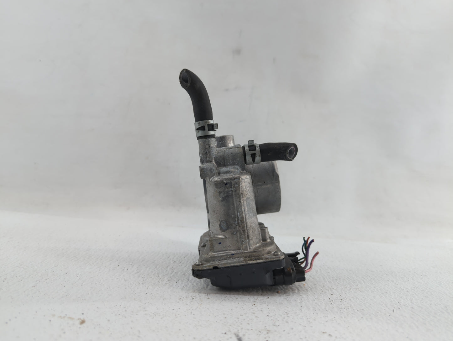 2011-2018 Toyota Corolla Throttle Body P/N:22030-0T080 Fits Fits 2011 2012 2013 2014 2015 2016 2017 2018 OEM Used Auto Parts