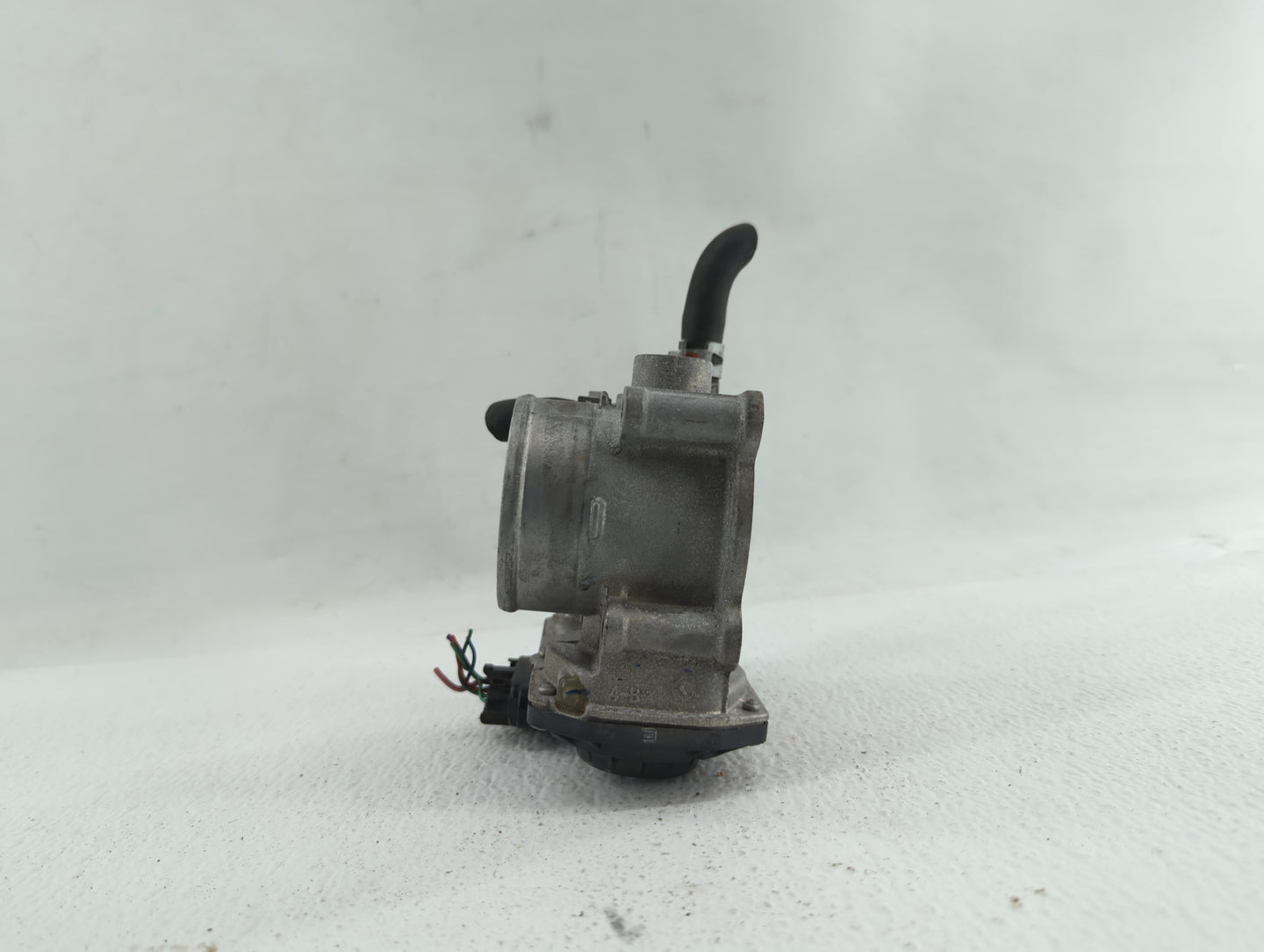 2011-2018 Toyota Corolla Throttle Body P/N:22030-0T080 Fits Fits 2011 2012 2013 2014 2015 2016 2017 2018 OEM Used Auto Parts