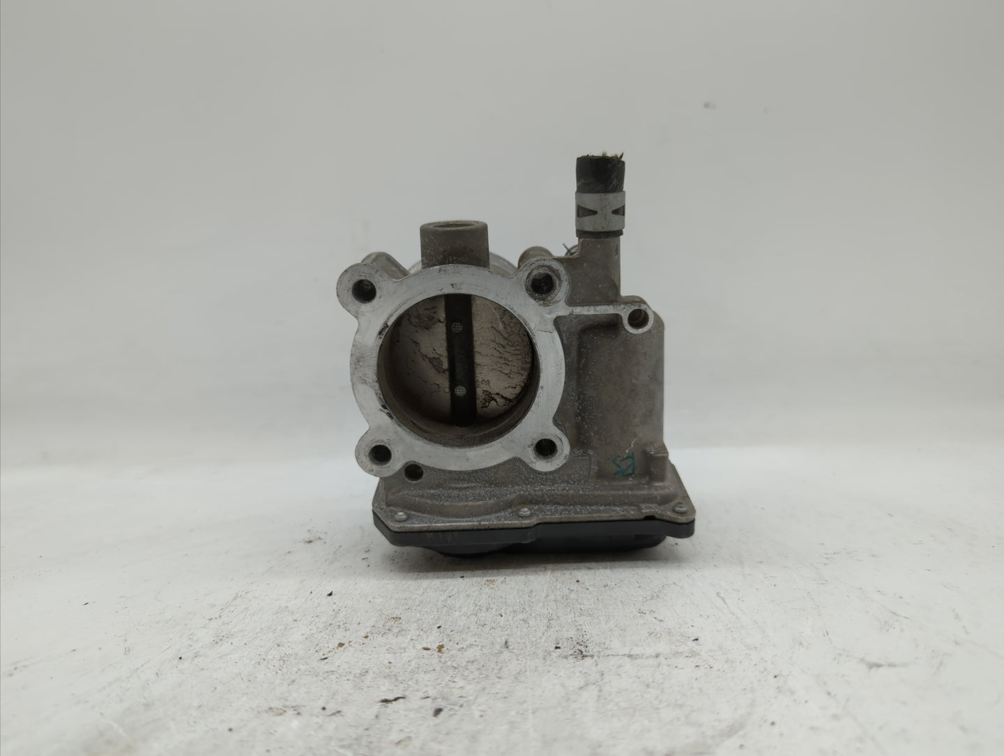 2011-2018 Toyota Corolla Throttle Body P/N:22030-0T080 Fits Fits 2011 2012 2013 2014 2015 2016 2017 2018 OEM Used Auto Parts
