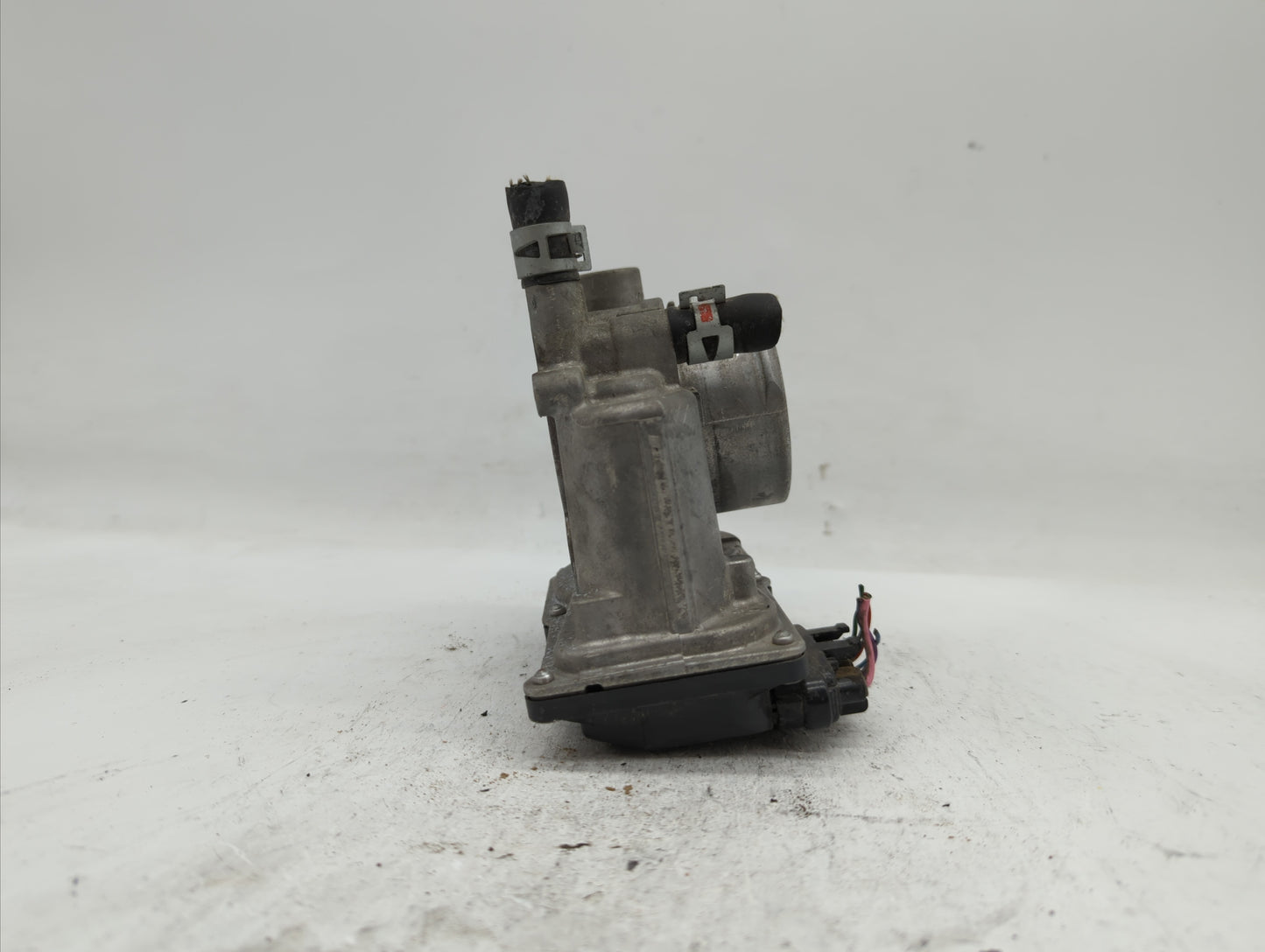 2011-2018 Toyota Corolla Throttle Body P/N:22030-0T080 Fits Fits 2011 2012 2013 2014 2015 2016 2017 2018 OEM Used Auto Parts