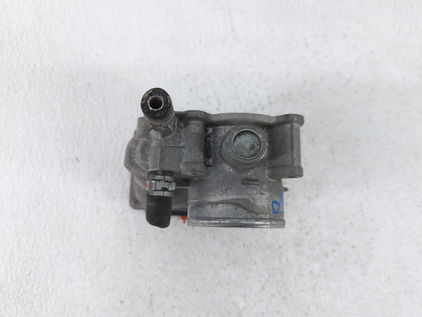 2011-2018 Toyota Corolla Throttle Body P/N:22030-0T080 Fits Fits 2011 2012 2013 2014 2015 2016 2017 2018 OEM Used Auto Parts
