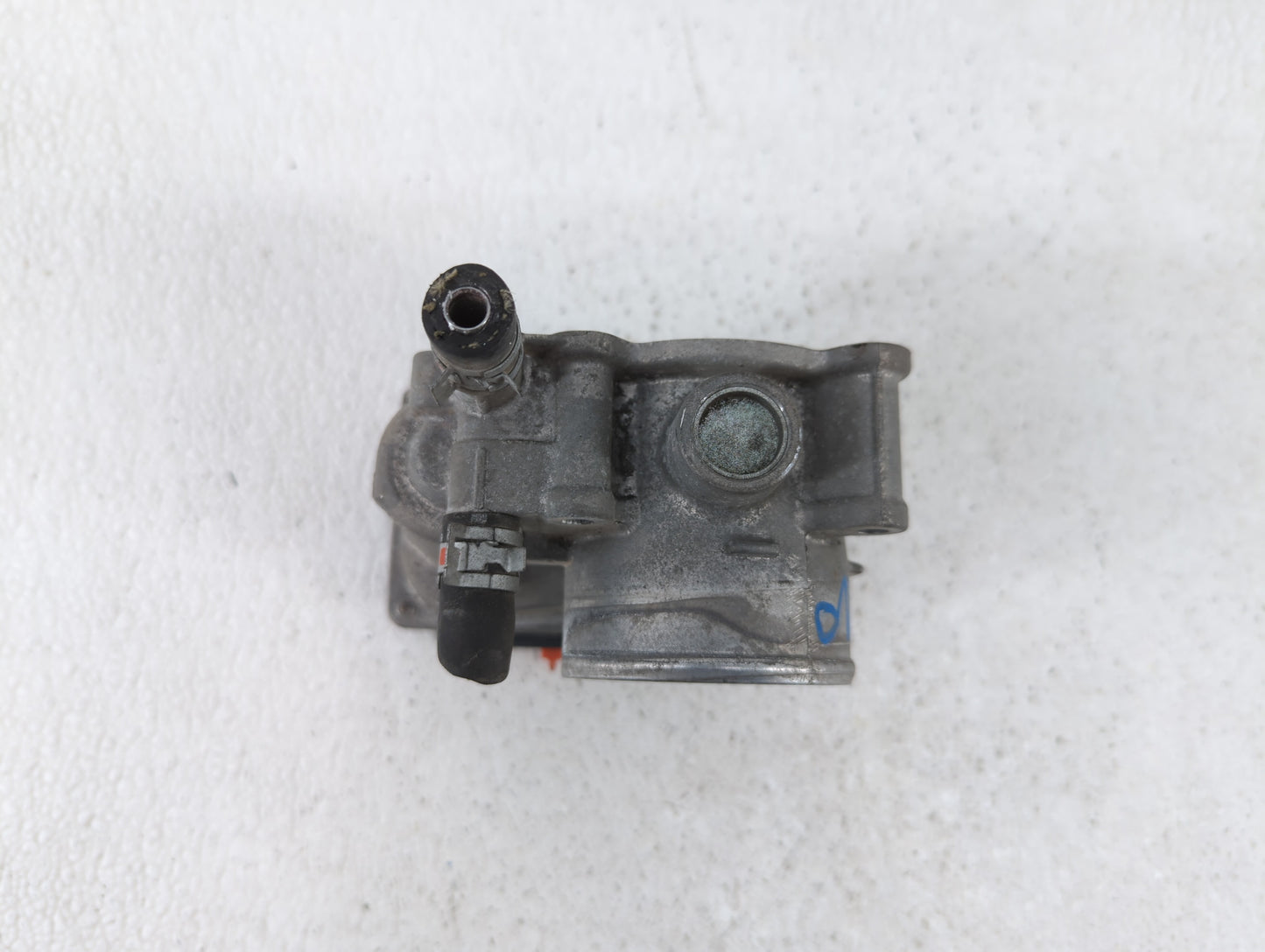 2011-2018 Toyota Corolla Throttle Body P/N:22030-0T080 Fits Fits 2011 2012 2013 2014 2015 2016 2017 2018 OEM Used Auto Parts