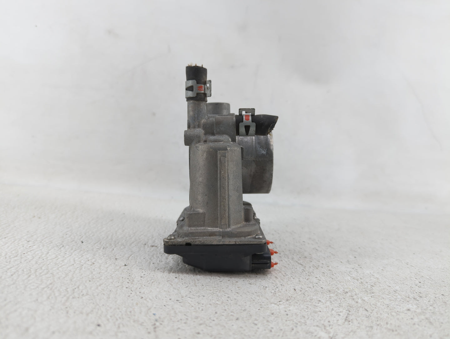 2011-2018 Toyota Corolla Throttle Body P/N:22030-0T080 Fits Fits 2011 2012 2013 2014 2015 2016 2017 2018 OEM Used Auto Parts