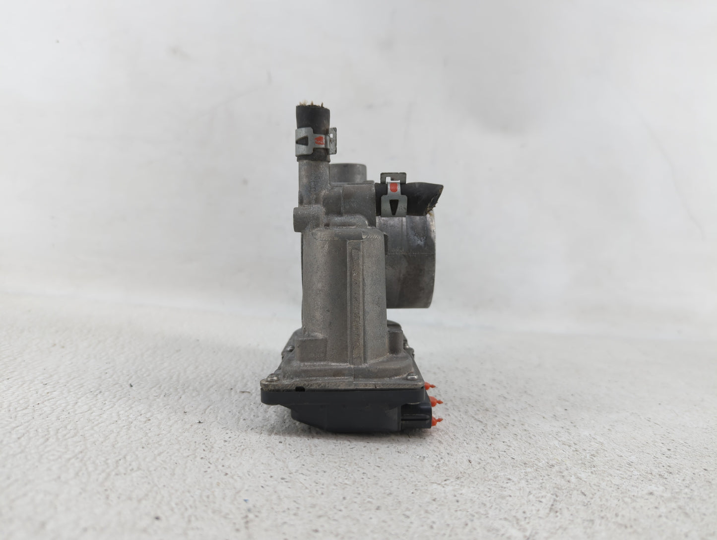 2011-2018 Toyota Corolla Throttle Body P/N:22030-0T080 Fits Fits 2011 2012 2013 2014 2015 2016 2017 2018 OEM Used Auto Parts