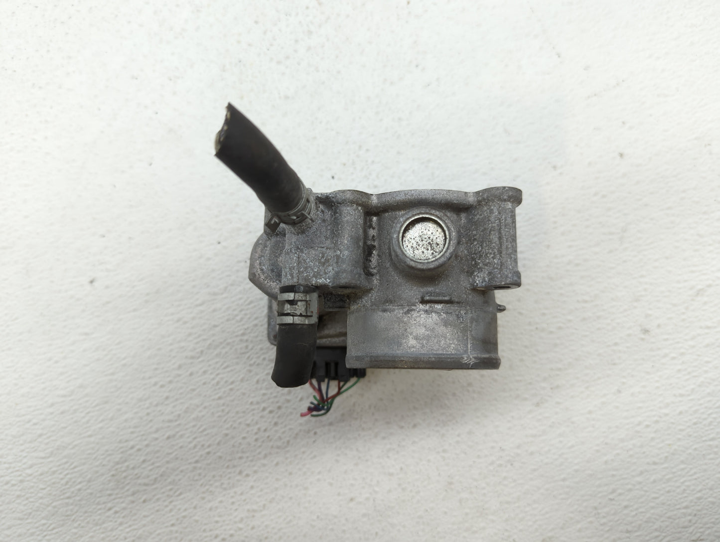 2011-2018 Toyota Corolla Throttle Body P/N:22030-0T080 Fits Fits 2011 2012 2013 2014 2015 2016 2017 2018 OEM Used Auto Parts