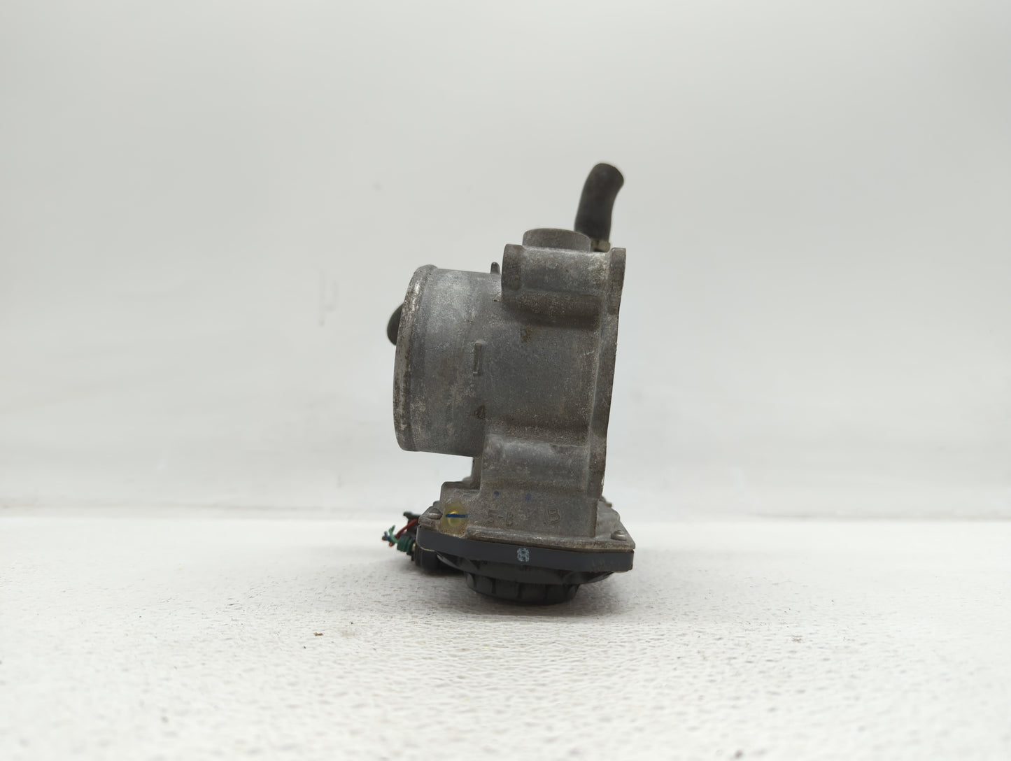2011-2018 Toyota Corolla Throttle Body P/N:22030-0T080 Fits Fits 2011 2012 2013 2014 2015 2016 2017 2018 OEM Used Auto Parts