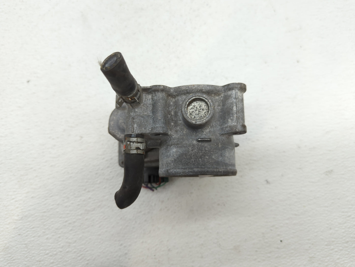 2011-2018 Toyota Corolla Throttle Body P/N:22030-0T080 Fits Fits 2011 2012 2013 2014 2015 2016 2017 2018 OEM Used Auto Parts