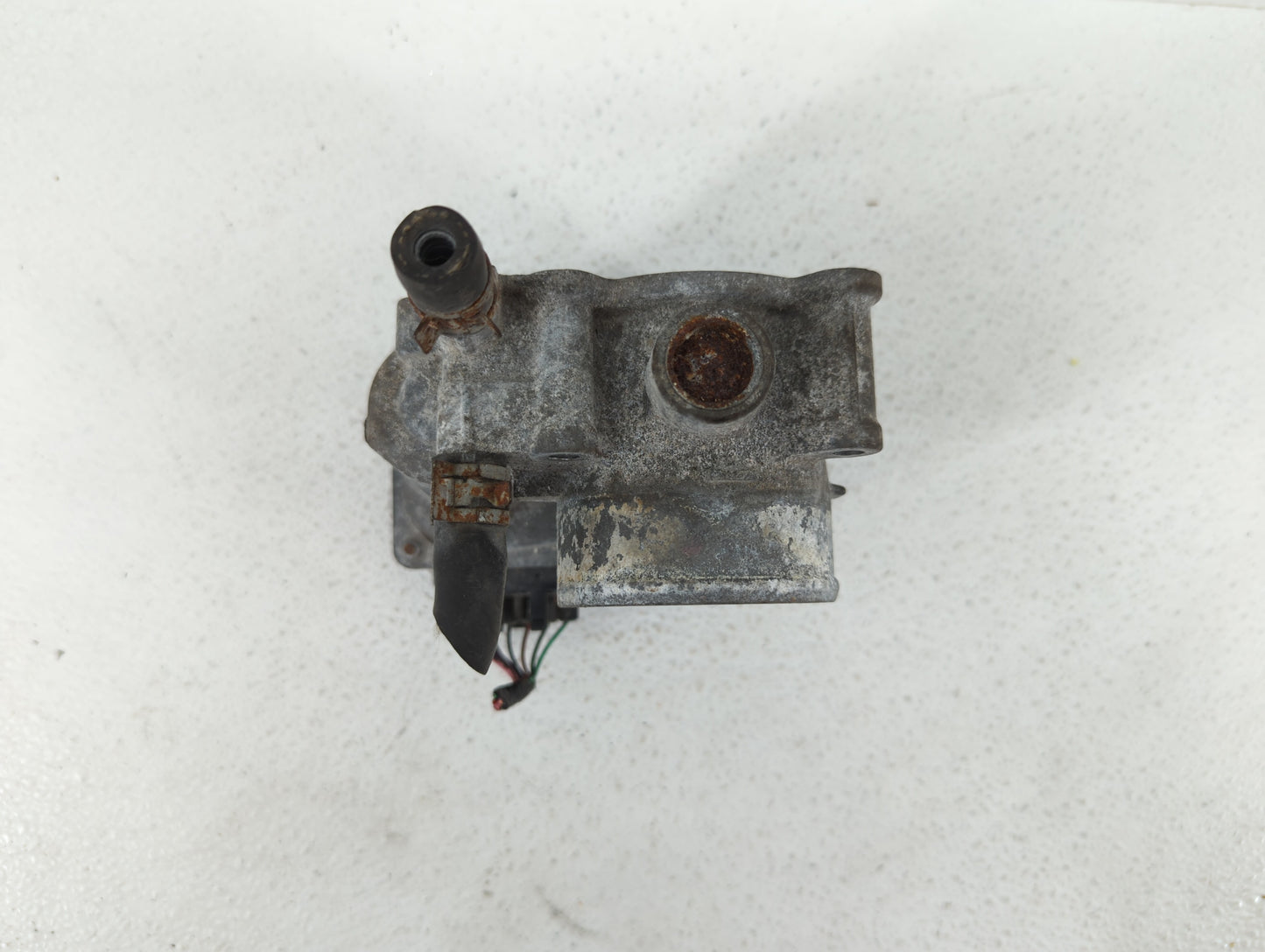 2011-2018 Toyota Corolla Throttle Body P/N:22030-0T080 Fits Fits 2011 2012 2013 2014 2015 2016 2017 2018 OEM Used Auto Parts