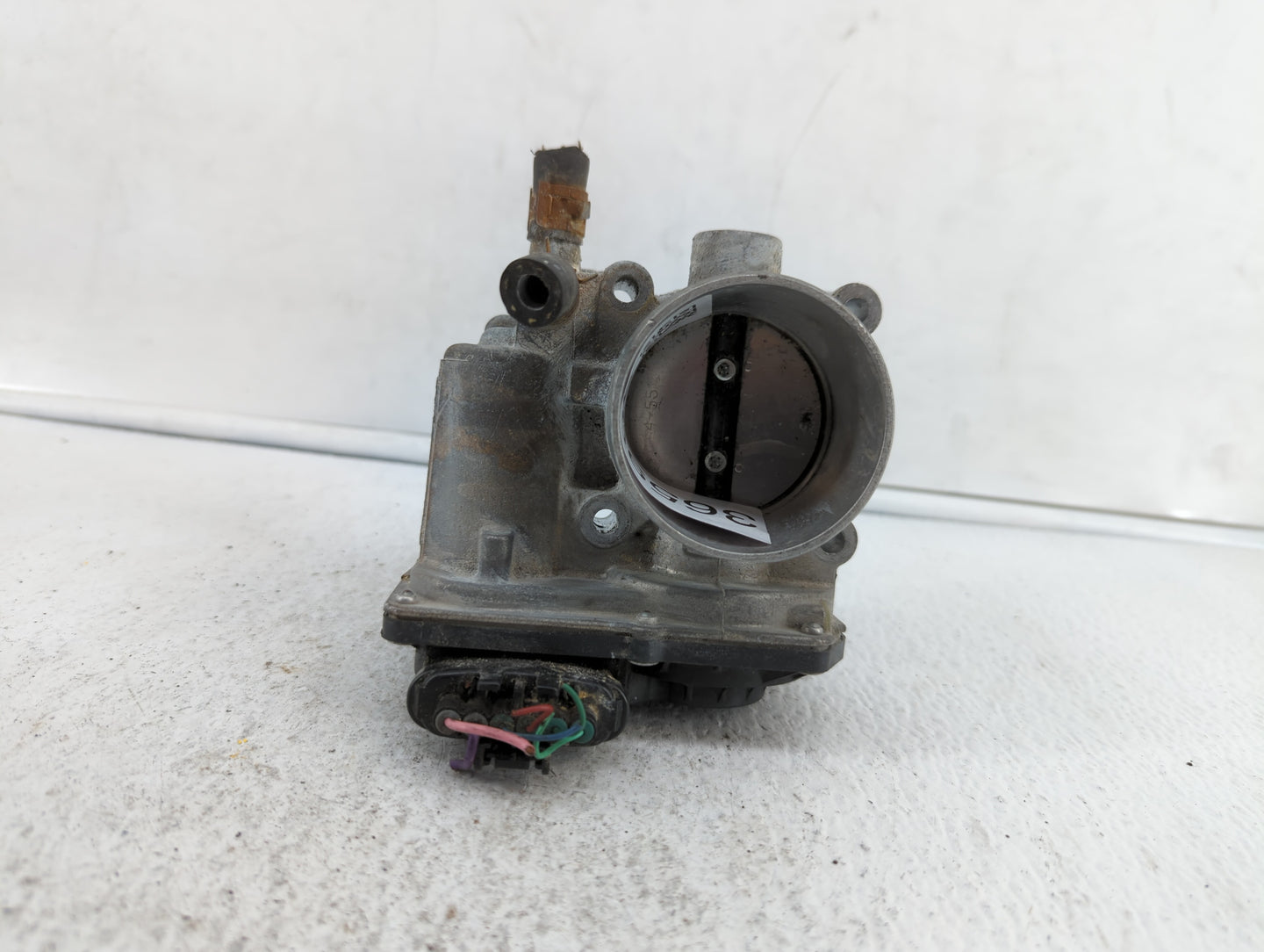 2011-2018 Toyota Corolla Throttle Body P/N:22030-0T080 Fits Fits 2011 2012 2013 2014 2015 2016 2017 2018 OEM Used Auto Parts
