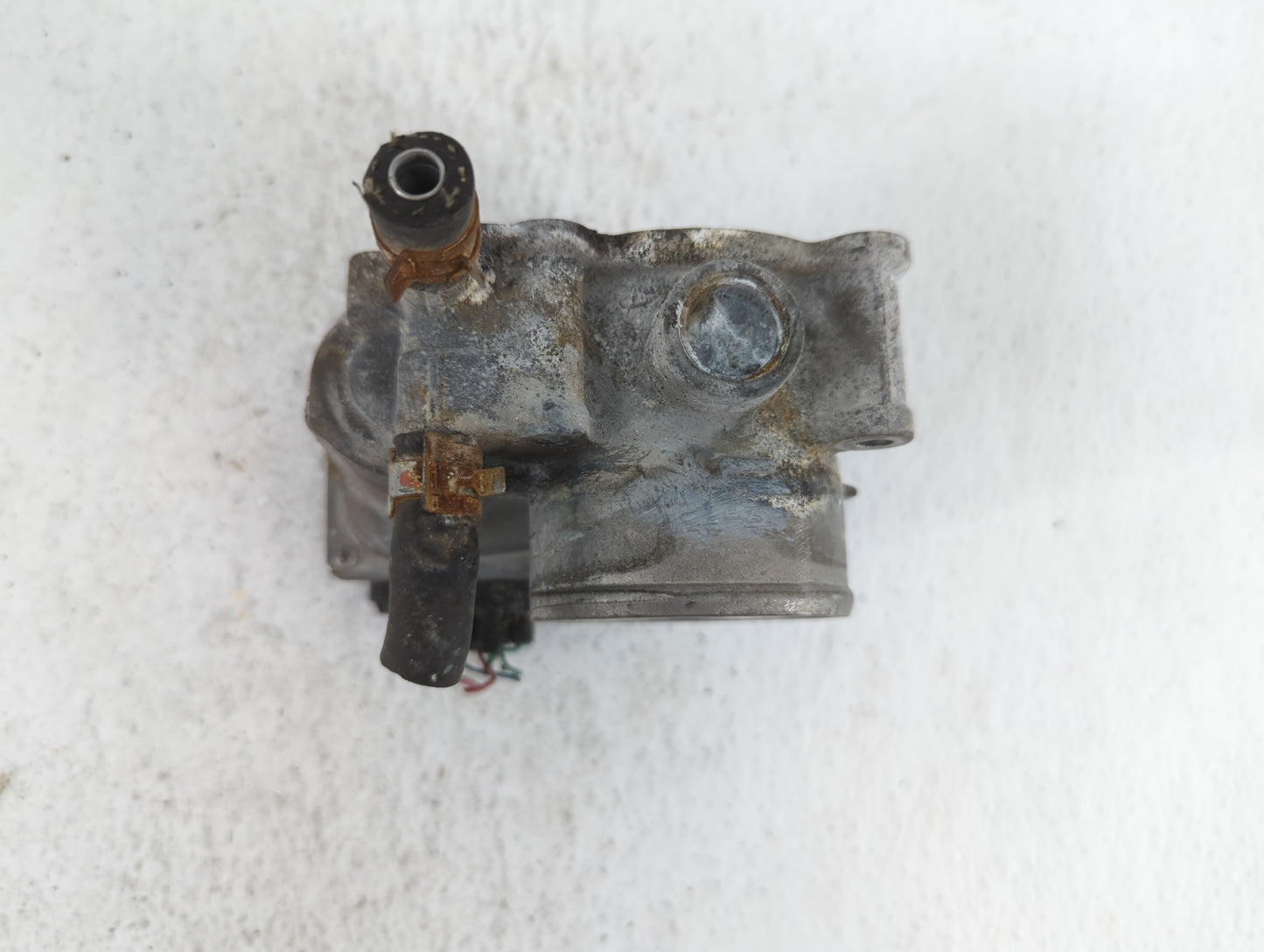 2011-2018 Toyota Corolla Throttle Body P/N:22030-0T080 Fits Fits 2011 2012 2013 2014 2015 2016 2017 2018 OEM Used Auto Parts