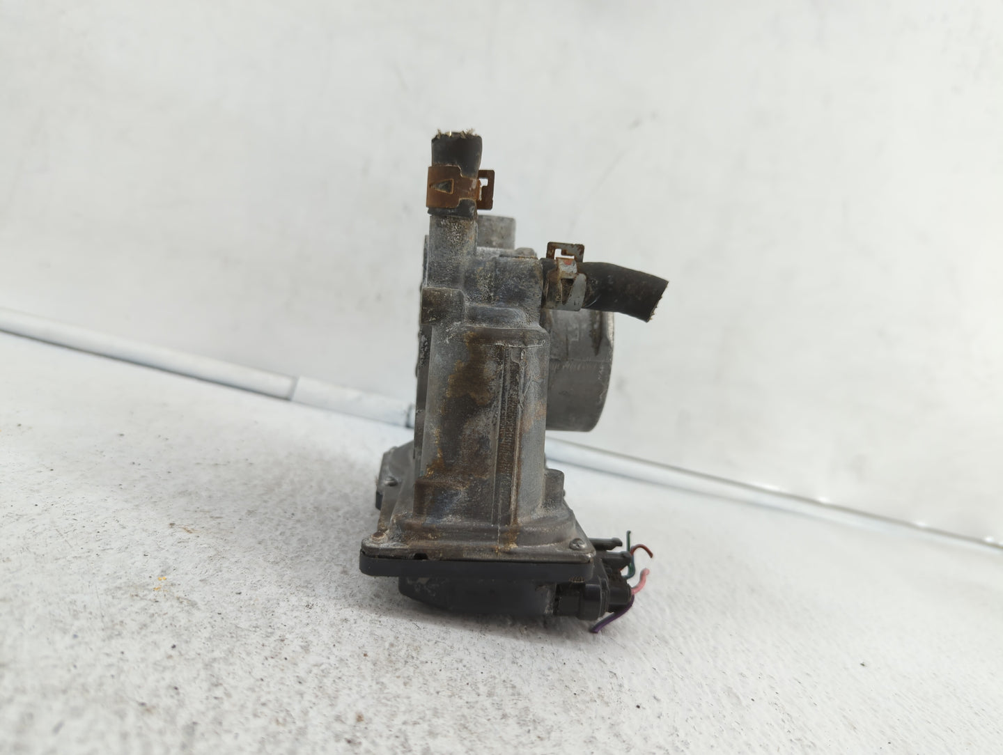 2011-2018 Toyota Corolla Throttle Body P/N:22030-0T080 Fits Fits 2011 2012 2013 2014 2015 2016 2017 2018 OEM Used Auto Parts
