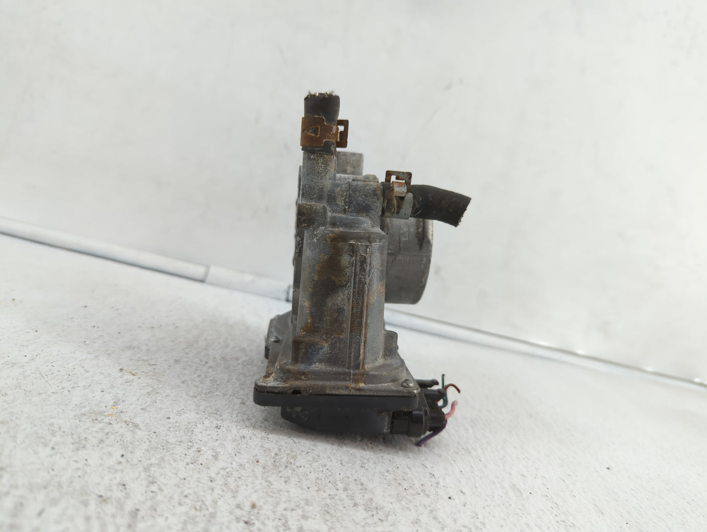 2011-2018 Toyota Corolla Throttle Body P/N:22030-0T080 Fits Fits 2011 2012 2013 2014 2015 2016 2017 2018 OEM Used Auto Parts