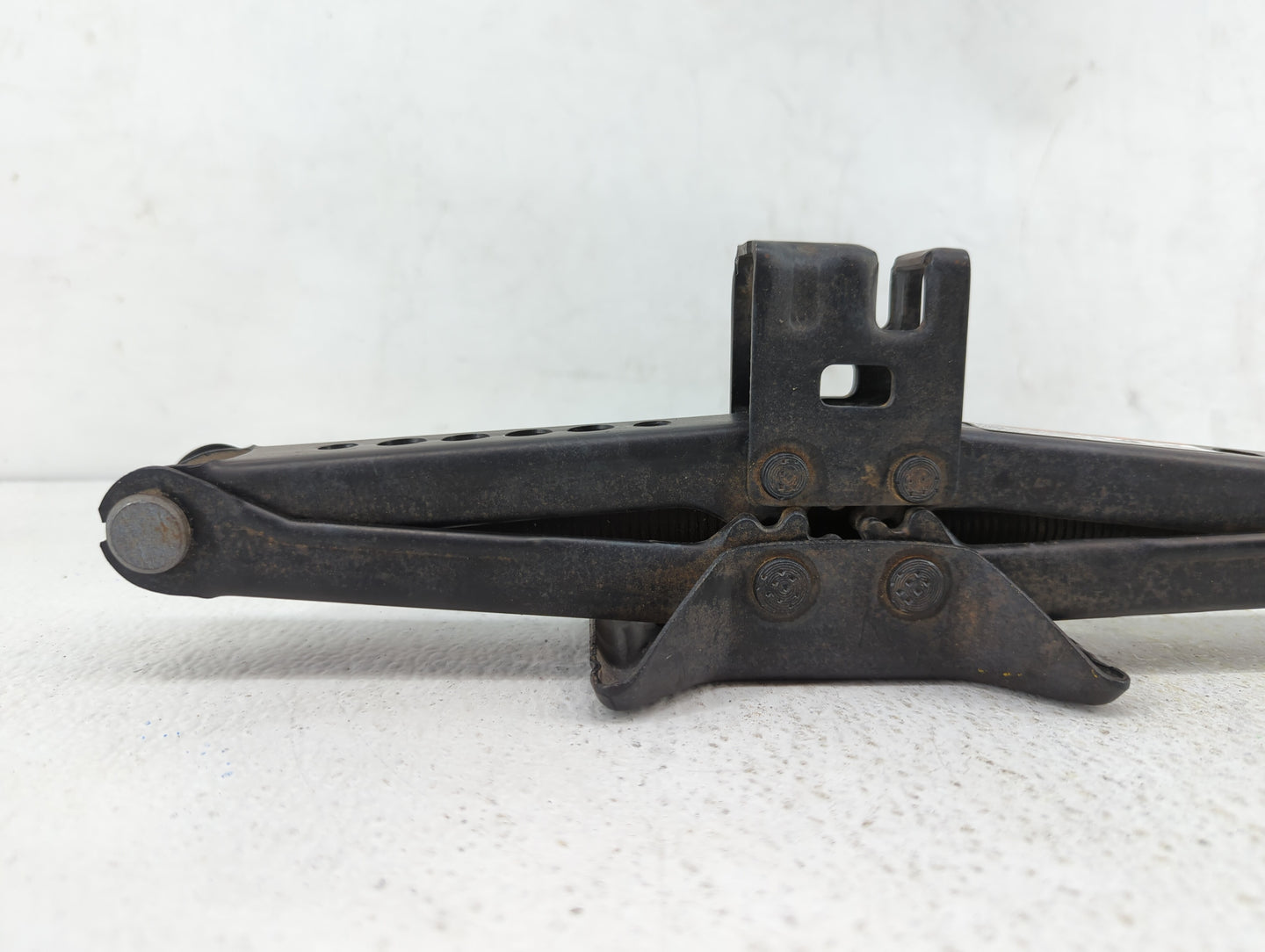 2015 Toyota Corolla Spare Scissor Car Jack 367839 - Oemusedautoparts1.com