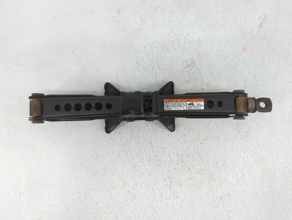 2015 Toyota Corolla Spare Scissor Car Jack 367839 - Oemusedautoparts1.com