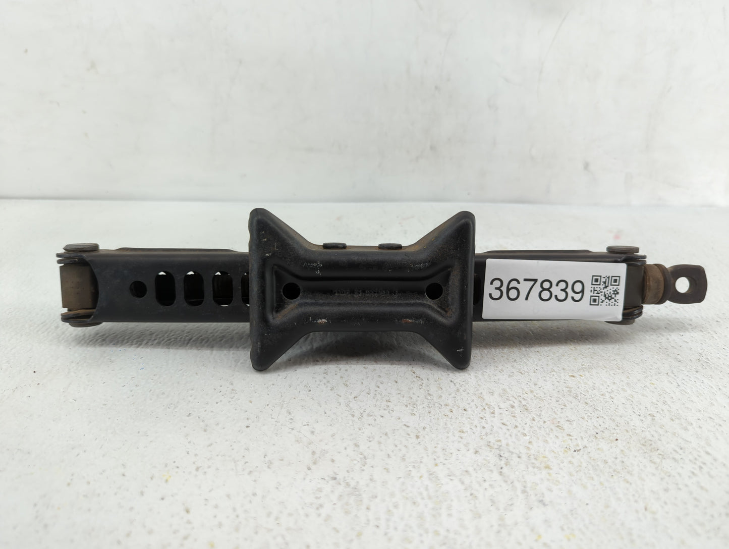 2015 Toyota Corolla Spare Scissor Car Jack 367839 - Oemusedautoparts1.com
