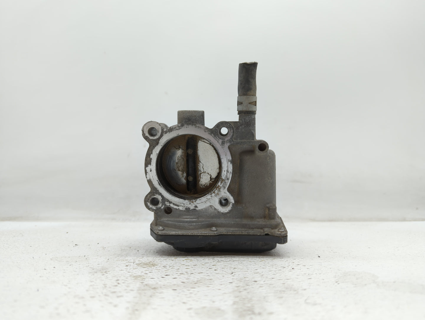 2011-2018 Toyota Corolla Throttle Body P/N:22030-0T080 Fits Fits 2011 2012 2013 2014 2015 2016 2017 2018 OEM Used Auto Parts
