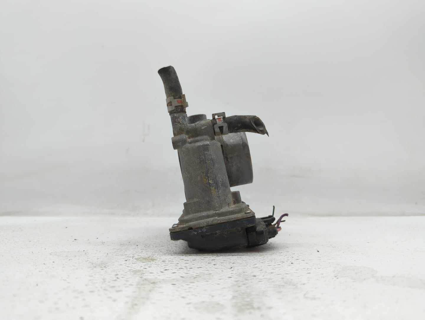 2011-2018 Toyota Corolla Throttle Body P/N:22030-0T080 Fits Fits 2011 2012 2013 2014 2015 2016 2017 2018 OEM Used Auto Parts
