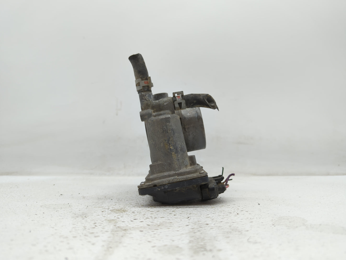2011-2018 Toyota Corolla Throttle Body P/N:22030-0T080 Fits Fits 2011 2012 2013 2014 2015 2016 2017 2018 OEM Used Auto Parts