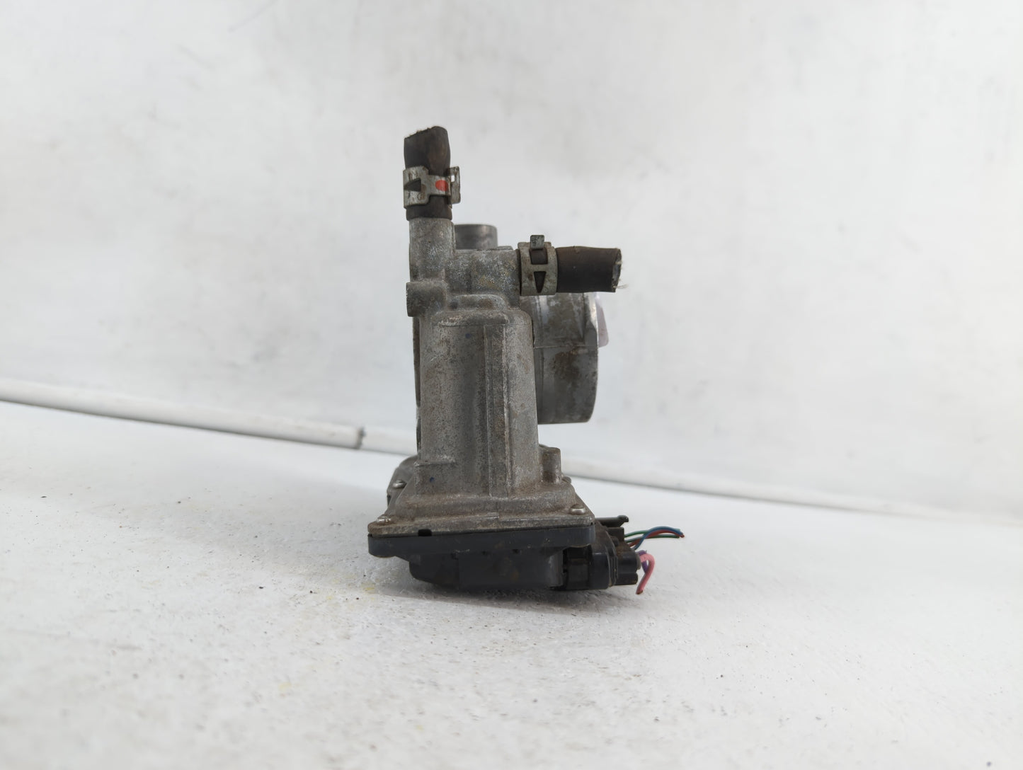 2011-2018 Toyota Corolla Throttle Body P/N:22030-0T080 Fits Fits 2011 2012 2013 2014 2015 2016 2017 2018 OEM Used Auto Parts