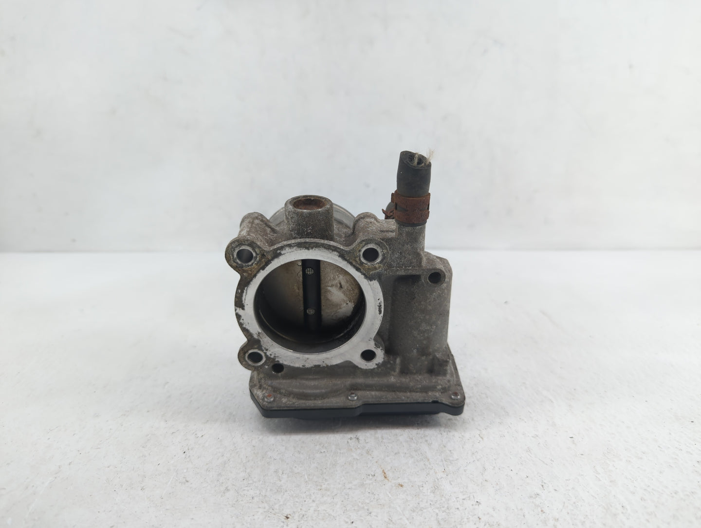 2011-2018 Toyota Corolla Throttle Body P/N:22030-0T080 Fits Fits 2011 2012 2013 2014 2015 2016 2017 2018 OEM Used Auto Parts