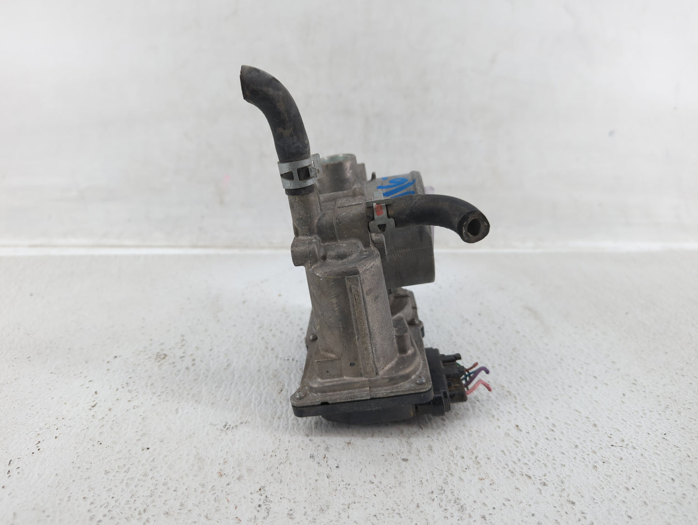 2011-2019 Toyota Corolla Throttle Body P/N:22030-0T080 Fits Fits 2011 2012 2013 2014 2015 2016 2017 2018 2019 OEM Used Auto 