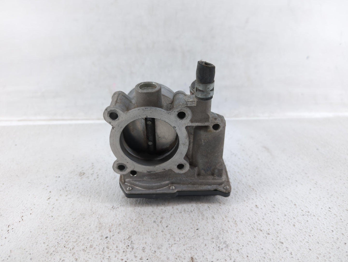 2011-2019 Toyota Corolla Throttle Body P/N:22030-0T080 Fits Fits 2011 2012 2013 2014 2015 2016 2017 2018 2019 OEM Used Auto 