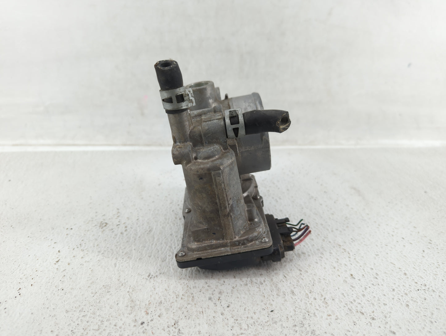 2011-2019 Toyota Corolla Throttle Body P/N:22030-0T080 Fits Fits 2011 2012 2013 2014 2015 2016 2017 2018 2019 OEM Used Auto 