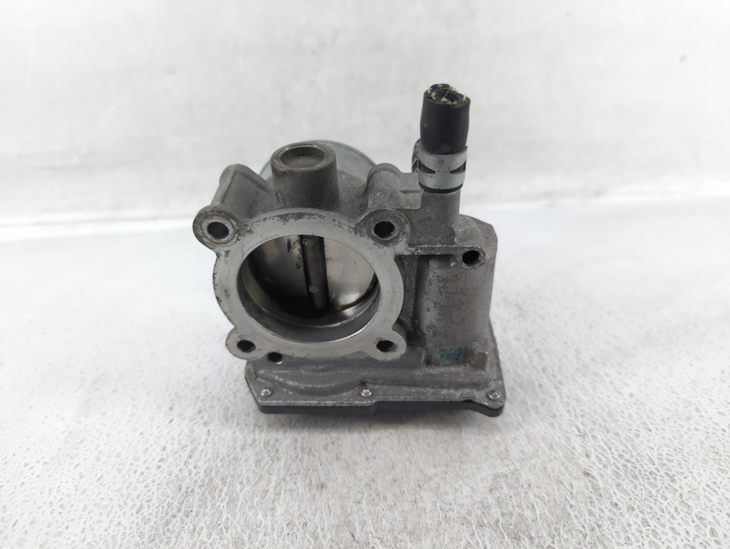 2011-2019 Toyota Corolla Throttle Body P/N:22030-0T080 Fits Fits 2011 2012 2013 2014 2015 2016 2017 2018 2019 OEM Used Auto 