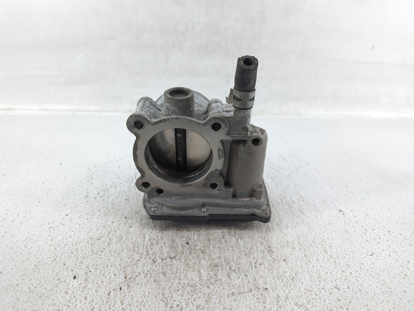 2011-2019 Toyota Corolla Throttle Body P/N:22030-0T080 Fits Fits 2011 2012 2013 2014 2015 2016 2017 2018 2019 OEM Used Auto 