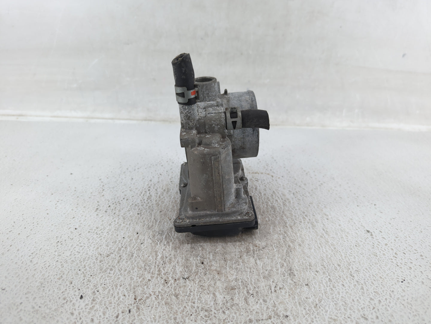 2011-2019 Toyota Corolla Throttle Body P/N:22030-0T080 Fits Fits 2011 2012 2013 2014 2015 2016 2017 2018 2019 OEM Used Auto 