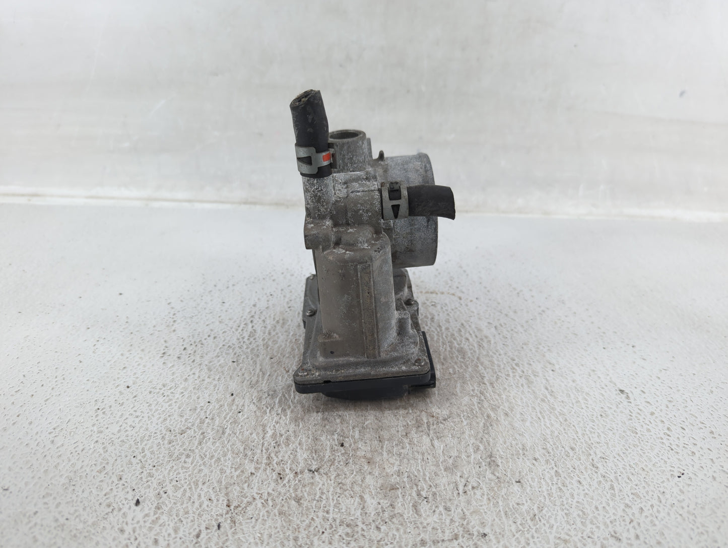 2011-2019 Toyota Corolla Throttle Body P/N:22030-0T080 Fits Fits 2011 2012 2013 2014 2015 2016 2017 2018 2019 OEM Used Auto 