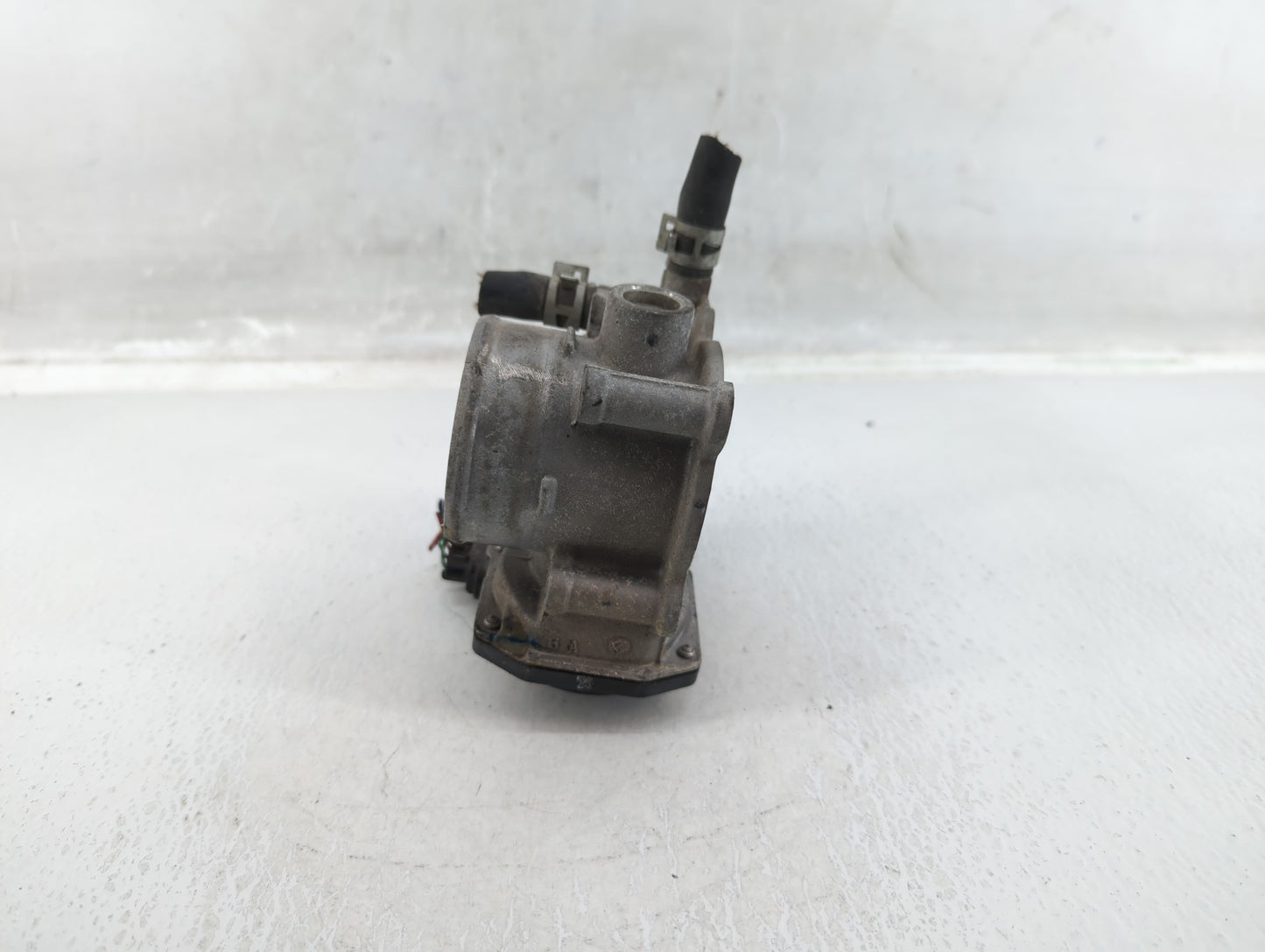 2011-2019 Toyota Corolla Throttle Body P/N:22030-0T080 Fits Fits 2011 2012 2013 2014 2015 2016 2017 2018 2019 OEM Used Auto 