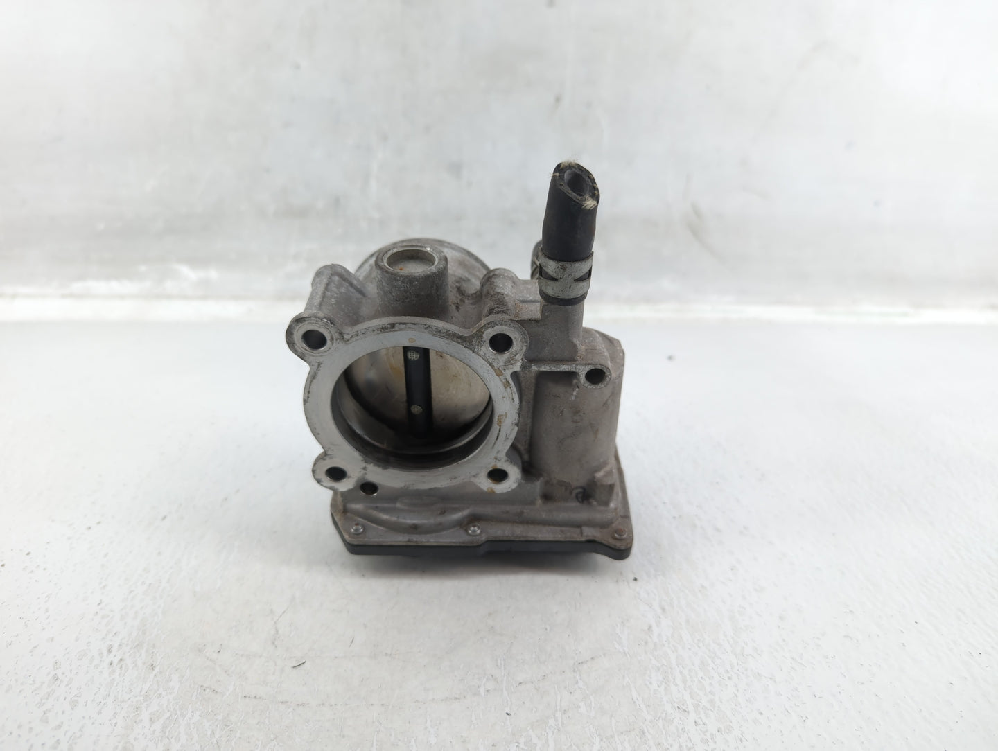 2011-2019 Toyota Corolla Throttle Body P/N:22030-0T080 Fits Fits 2011 2012 2013 2014 2015 2016 2017 2018 2019 OEM Used Auto 