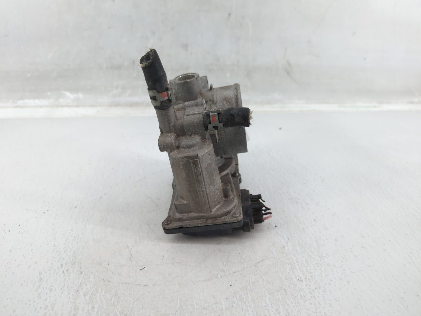 2011-2019 Toyota Corolla Throttle Body P/N:22030-0T080 Fits Fits 2011 2012 2013 2014 2015 2016 2017 2018 2019 OEM Used Auto 