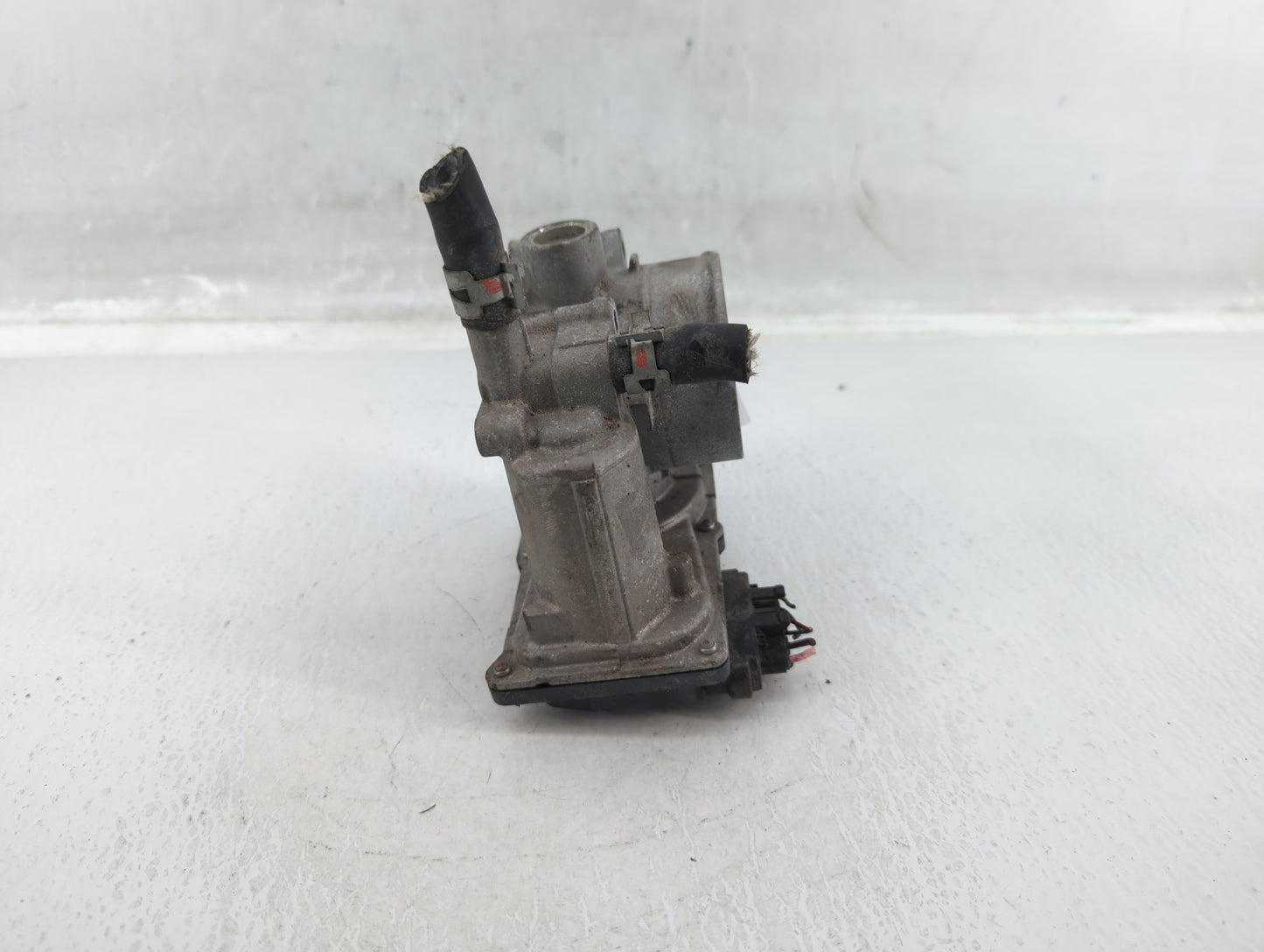 2011-2019 Toyota Corolla Throttle Body P/N:22030-0T080 Fits Fits 2011 2012 2013 2014 2015 2016 2017 2018 2019 OEM Used Auto 