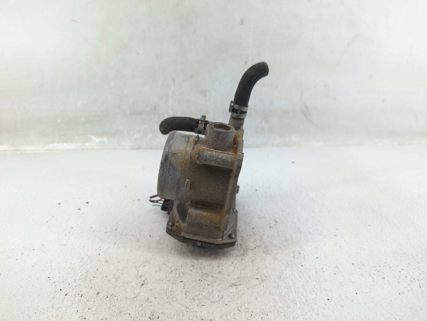 2011-2019 Toyota Corolla Throttle Body P/N:22030-0T080 Fits Fits 2011 2012 2013 2014 2015 2016 2017 2018 2019 OEM Used Auto 