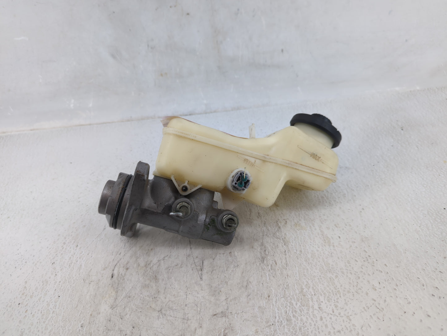 2014-2019 Toyota Corolla Brake Master Cylinder - Oemusedautoparts1.com